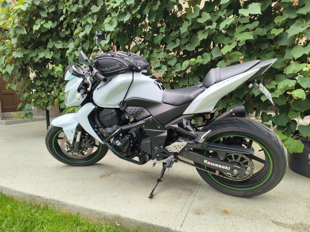 Kawasaki Z750, an 2012, 30.000 km, crush bars, toba leo vince, codita