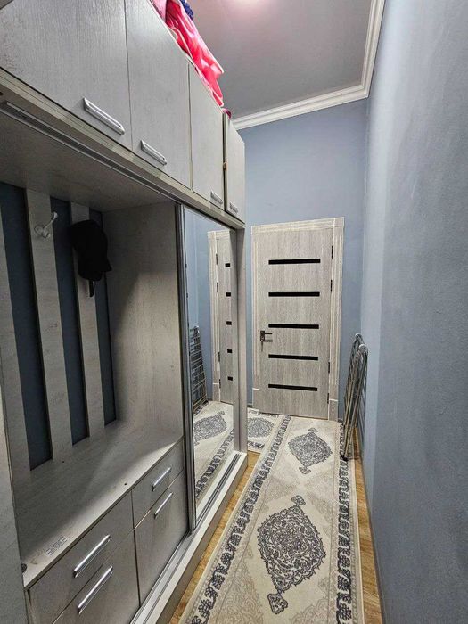 Buxoroda kvartira uy xonadon sotiladi 1 xonali 42m² +42m² 1-qavat