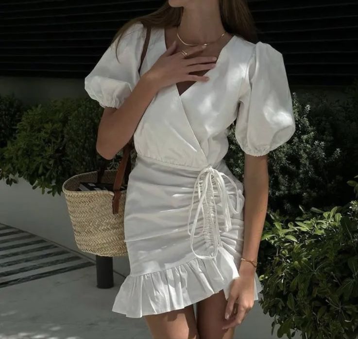 абсолютно новые платья