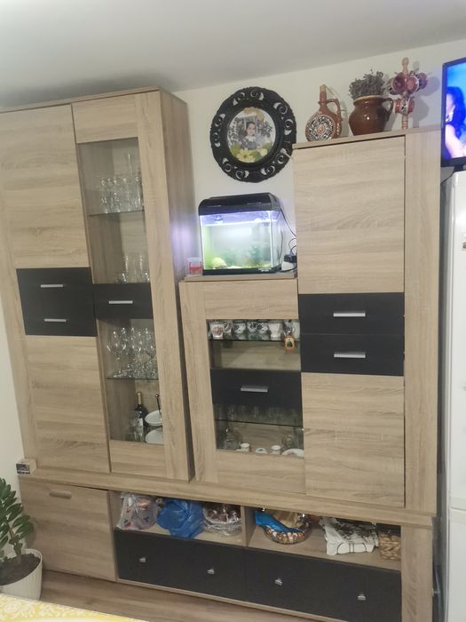 Vand Mobila mudulara. Frigider și Masa  extensibila