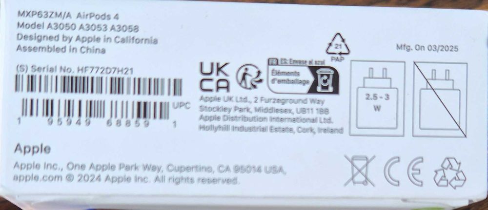 Безжични слушалки Apple AirPods 4