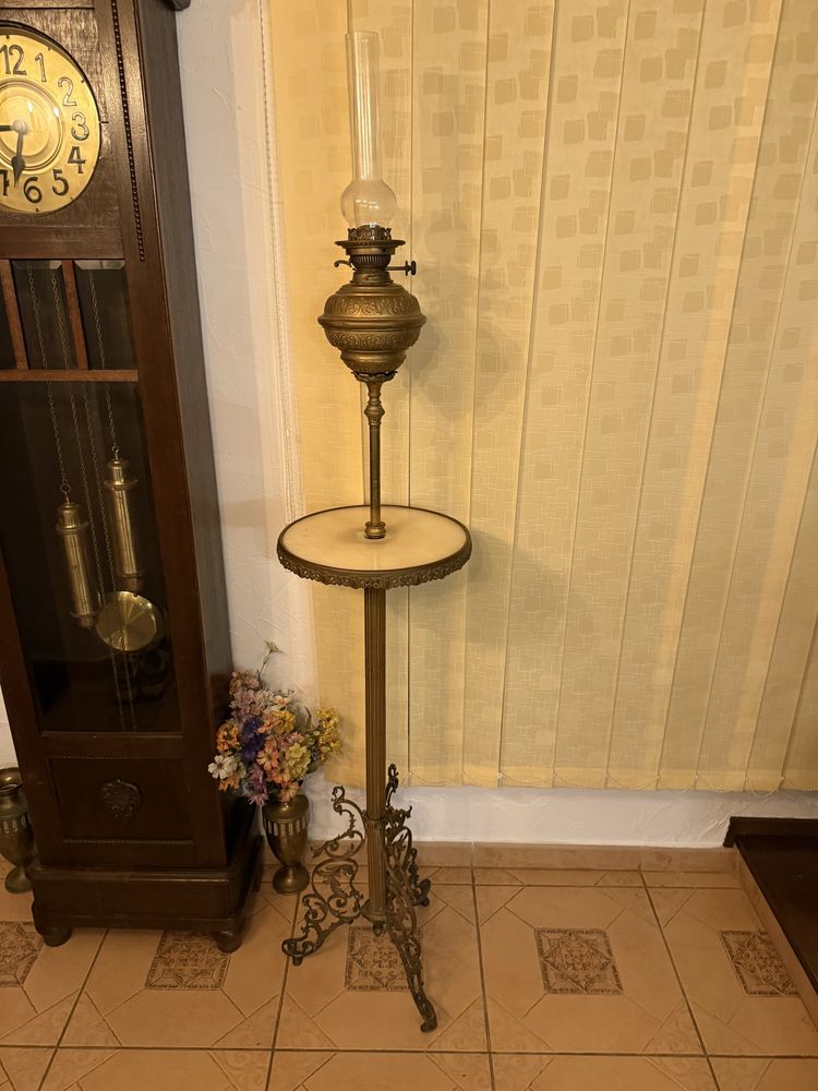 Lampa gaz petrol alama , bronz veche , vintage