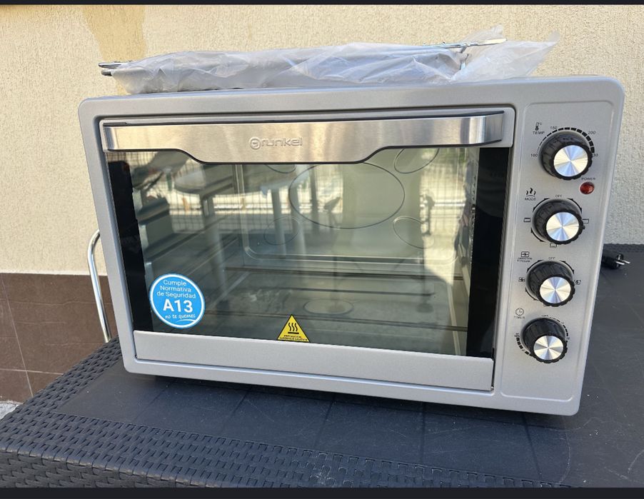 Coptor electric cu aer cald Grunkel 63L