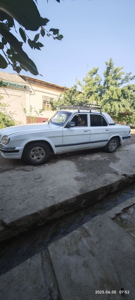 Volga 31105 yili 2007 gaz benzin