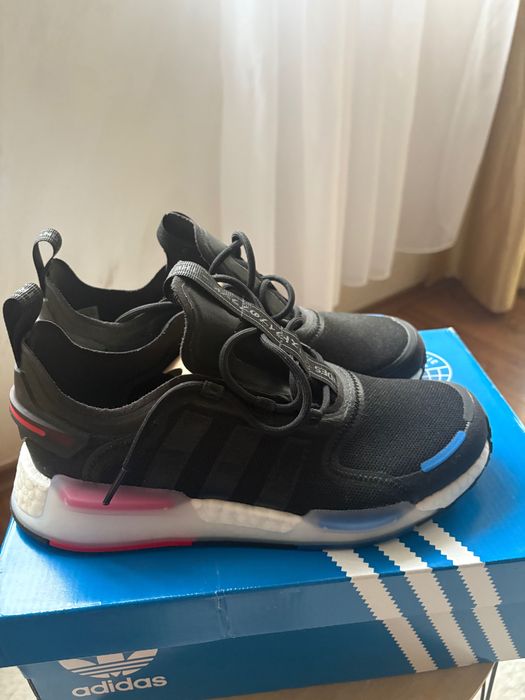 Маратонки ,,adidas” чисто нови в кутия!