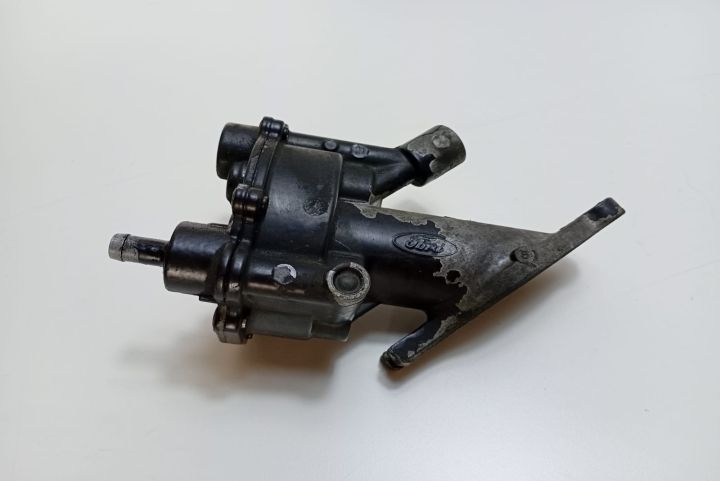 Pompa vacuum 1.8 tdci 93BB2A451AC Ford Focus prima generatie