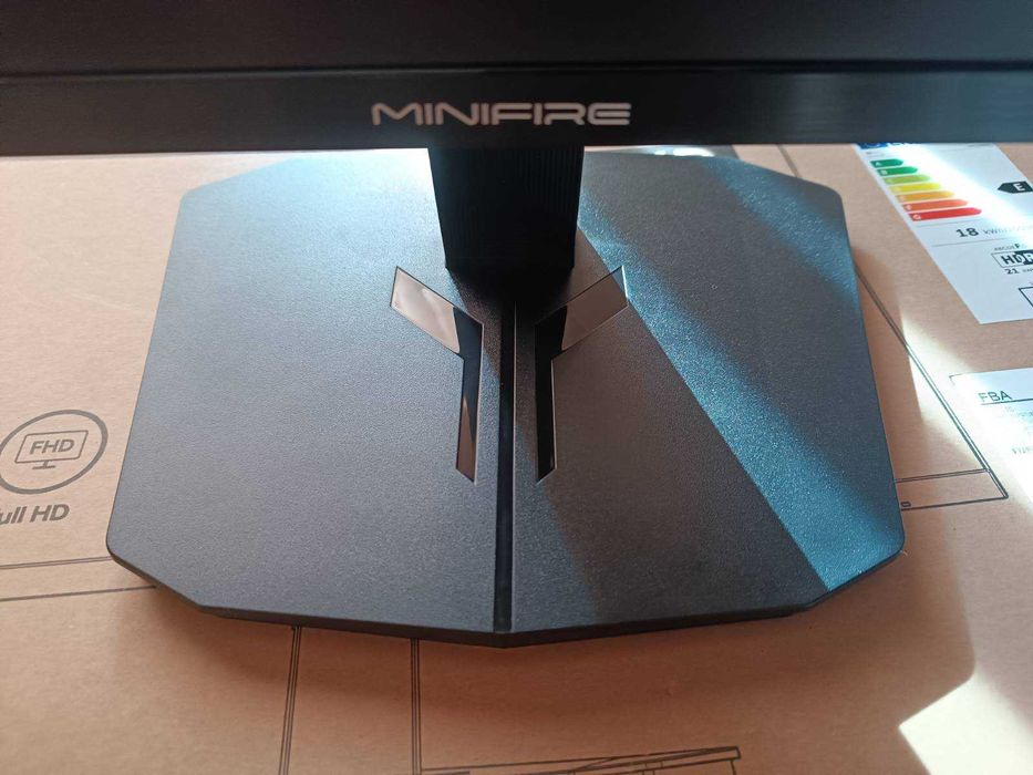 Монитор 24 Инча - 180Hz Full HD