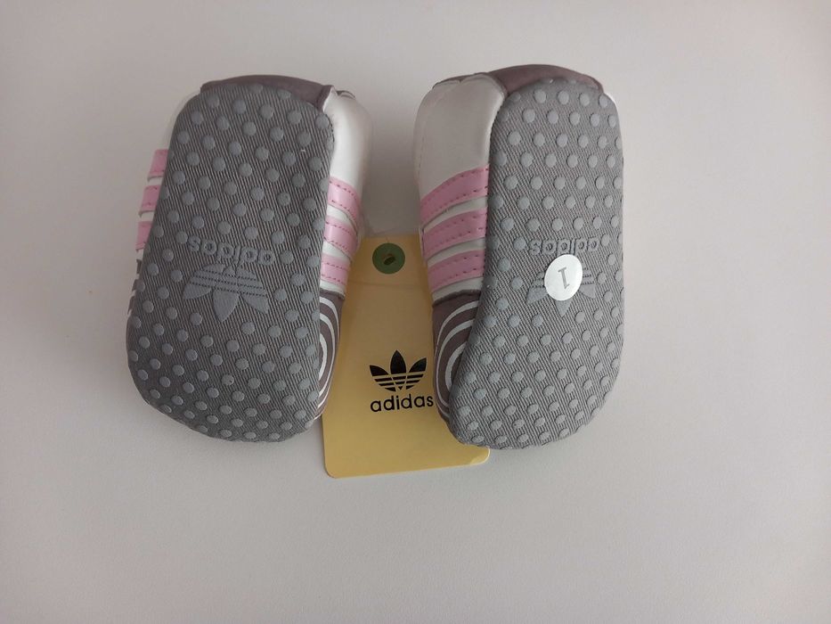 Бебешки обувки / маратонки / буйки Adidas