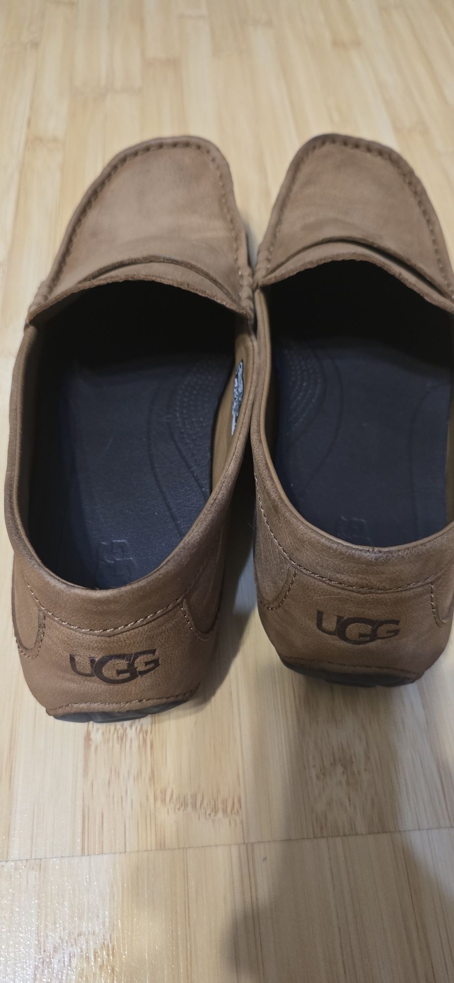 Ugg low top casual mocasini