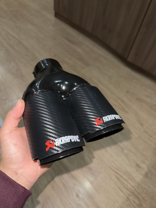 Чисто нови накрайници за ауспух akrapovic 2бр
