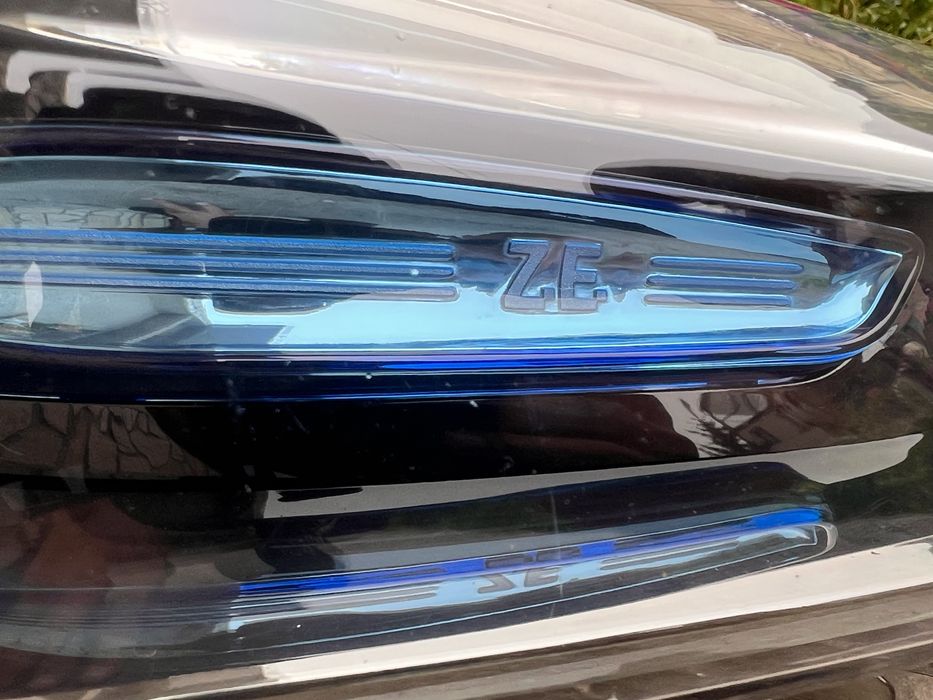 Десен фар за Renault Zoe/Рено Зое