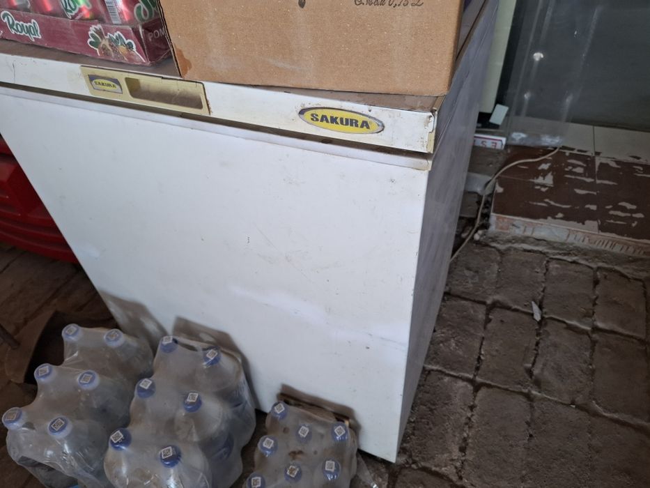 Marazilnik sotiladi.Ishlashi zo'r.Muzlatadi.Manzil shovot tumani.