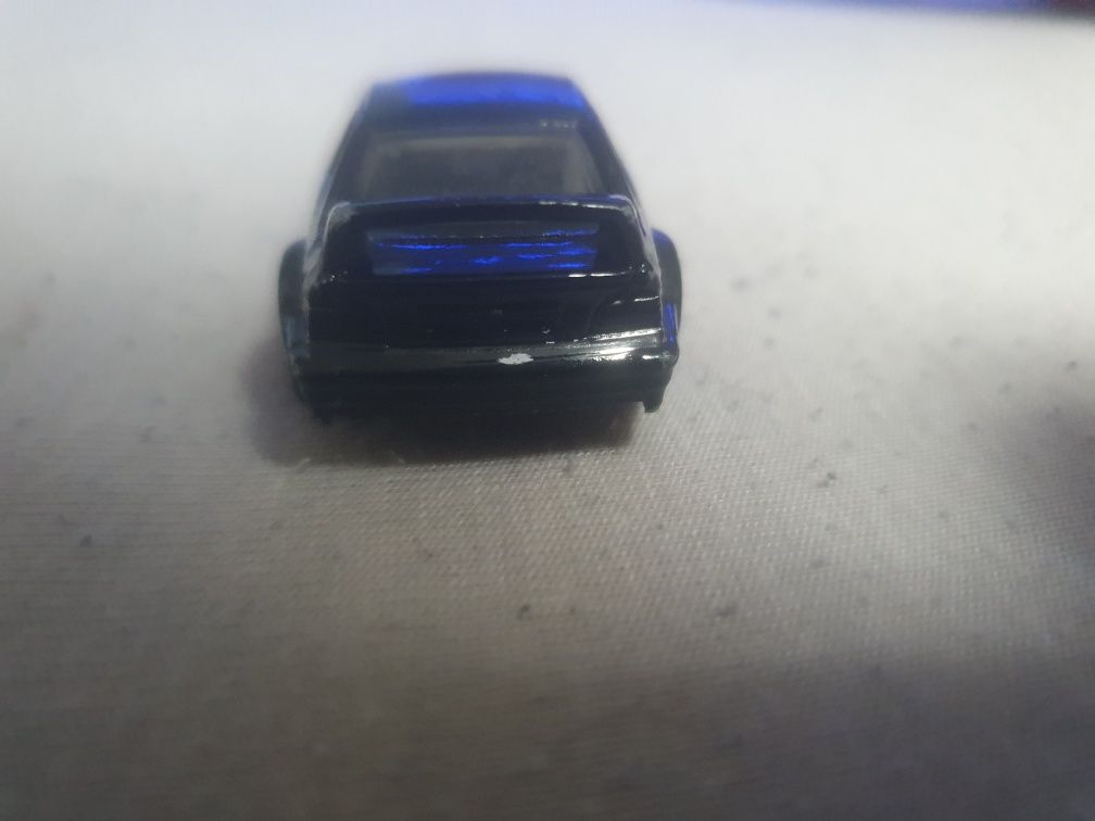 Mașina hotwheels bmw m3 2011