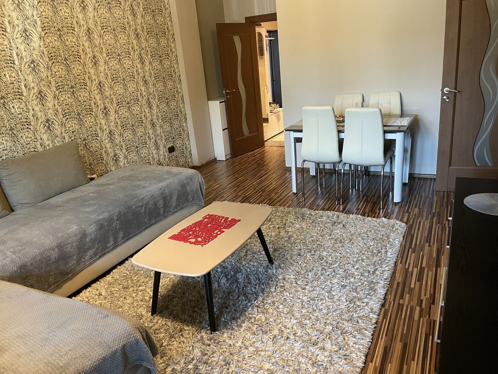 Propietar Vand apartament 3 camere sector4 mobilat si utilat