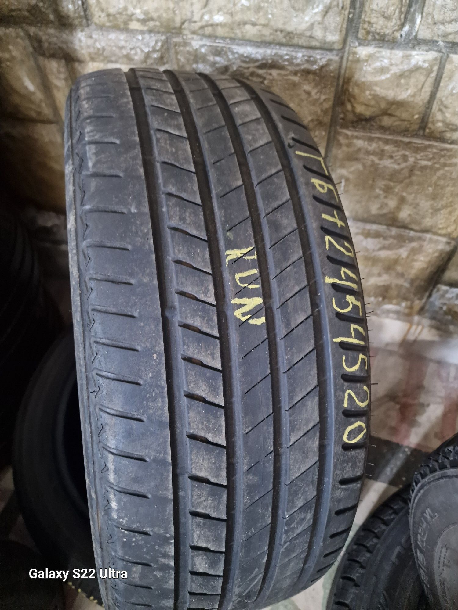 245 45 20 Bridgestone 2броя Run flat