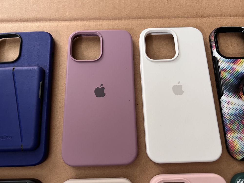 Чисто нови калъфи за Iphone 13 pro max  Цени от 10лв за брой.