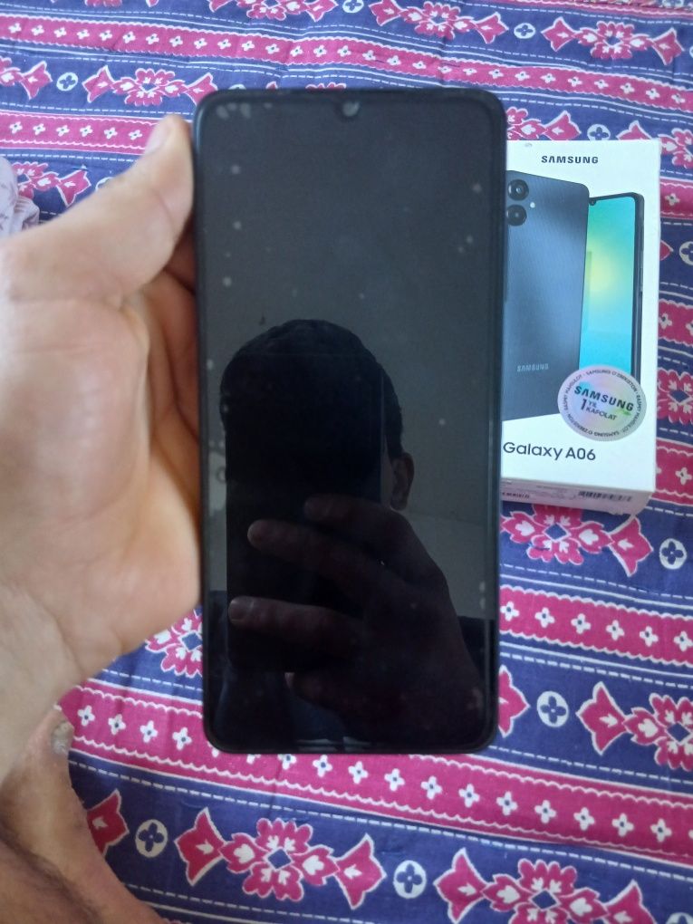 Samsung galaxy A06 sotiladi xolati yaxshi steklo almashtirib beramiz