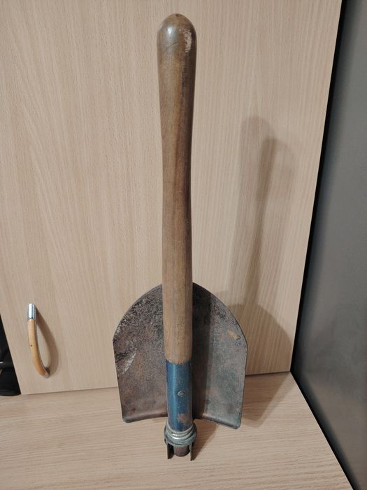 Стара сгъваема японска лопата