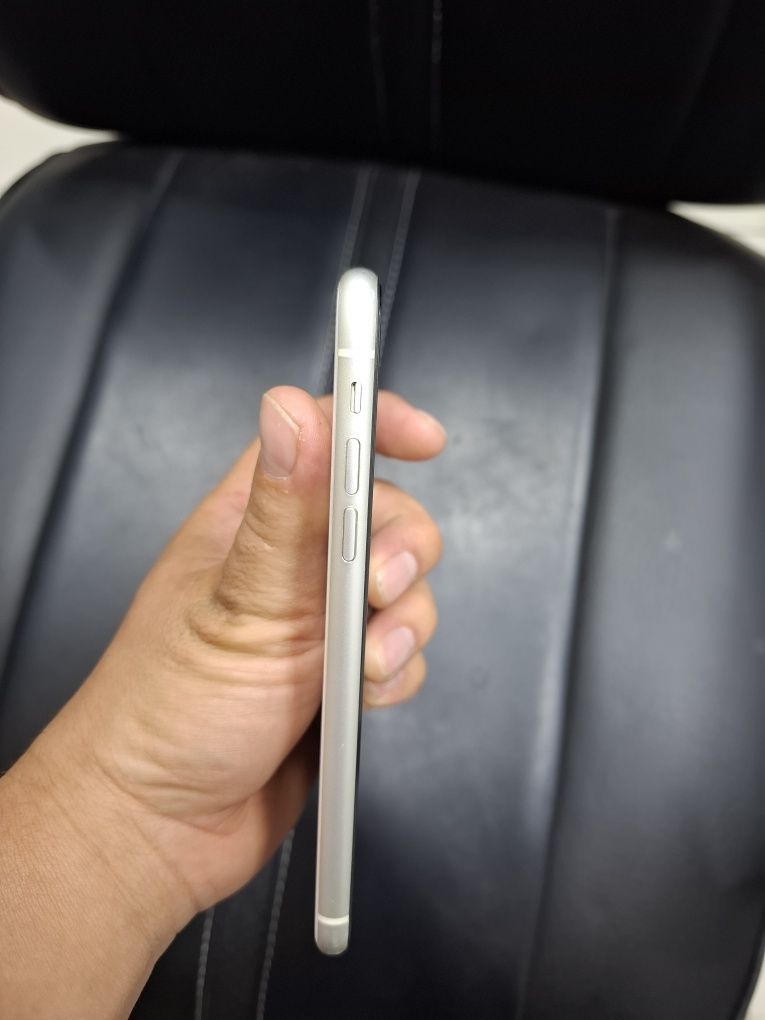Iphone 11 sotiladi xotira 128gb yomkost 75