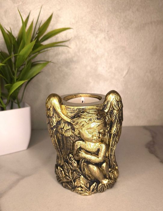 Suport lumânare cu îngeraș – ipsos patinat aur, lucrat manual