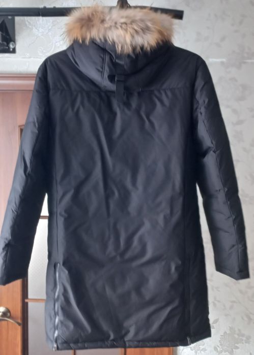 Продам новую зимнюю куртку р 52