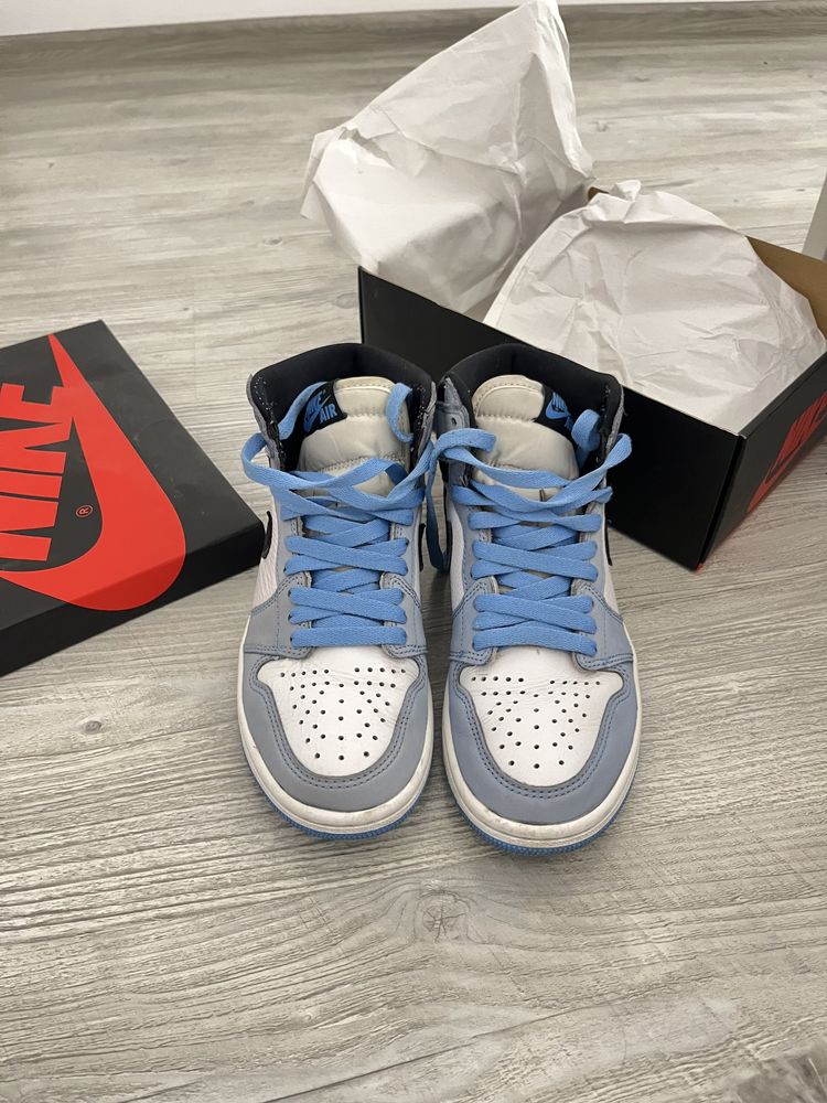 Air Jordan 1 University Blue