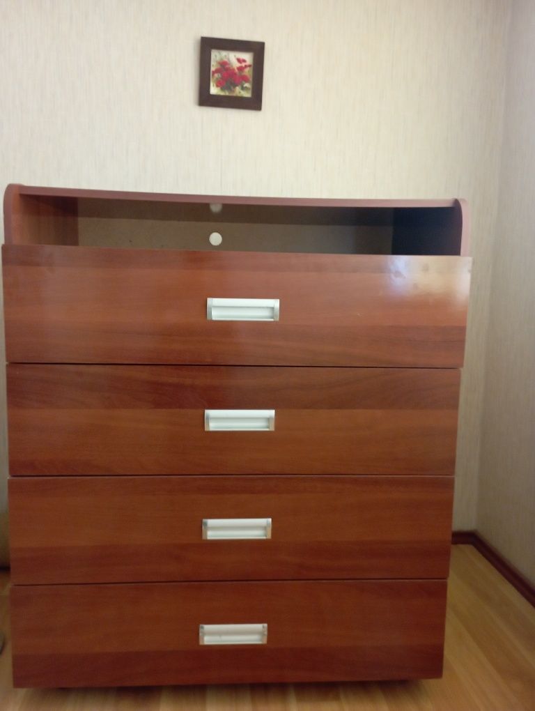 Продаётся комод (новый)