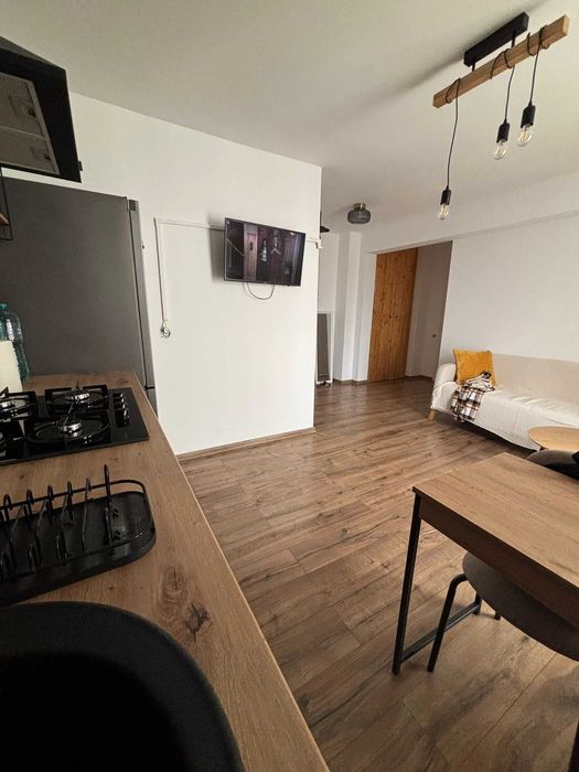 Inchiriere - Apartament 2 camere – mic, dar plin de viață