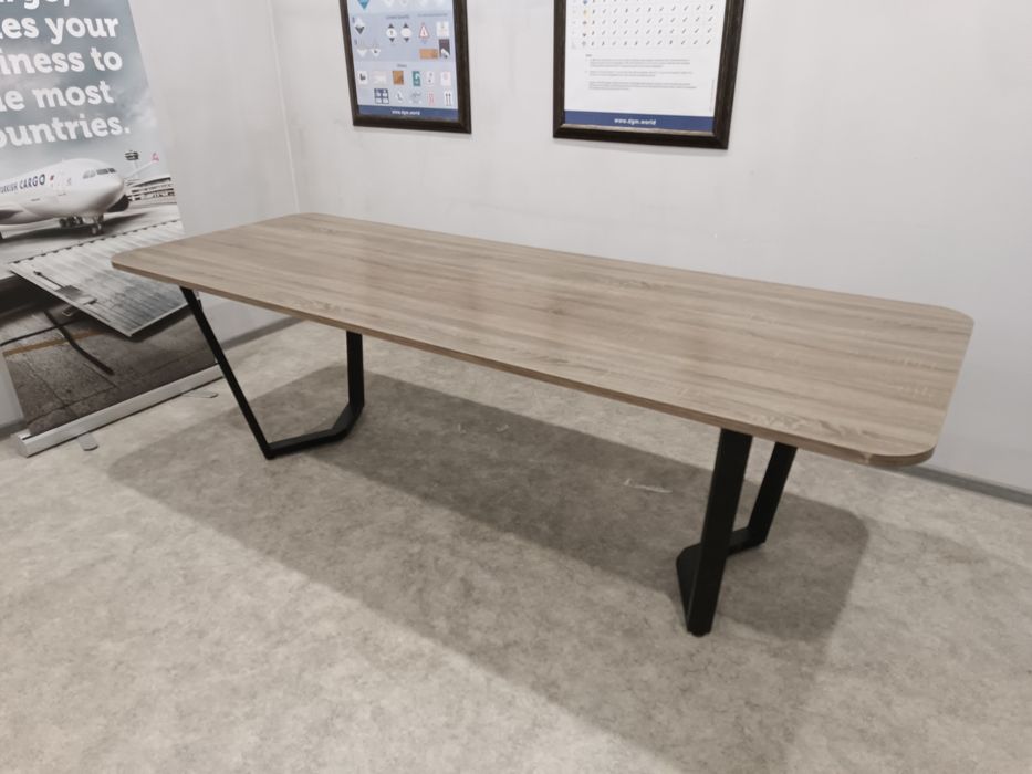 Стол офисный для переговоров