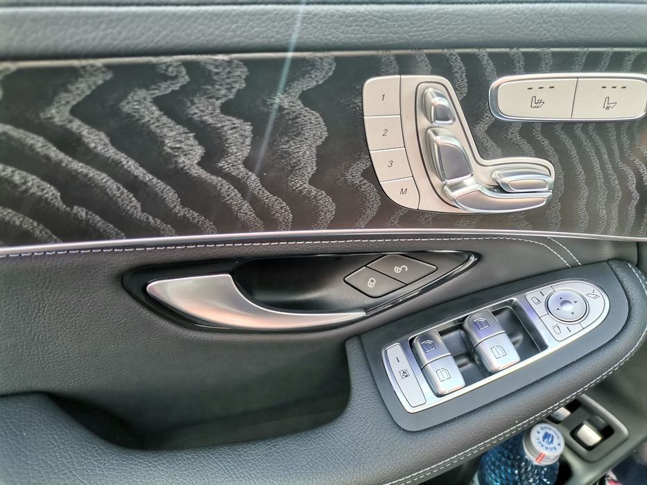 GLC 300e, 4Matic AirMatic, Full, Gar 08/26 Distr Burmaister Plug-in