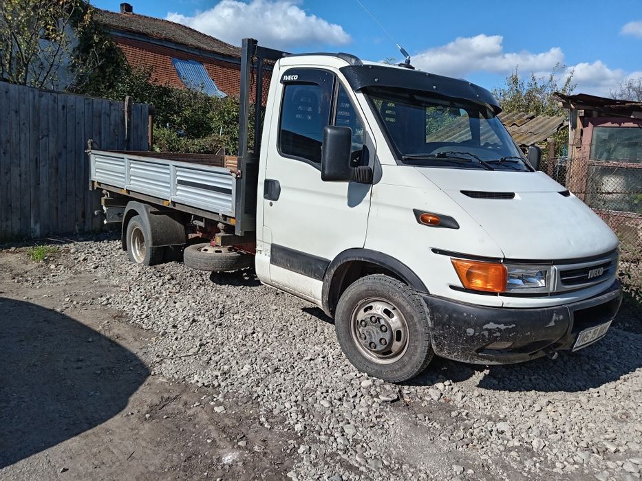 Transport orice cu autoutilitară basculantă