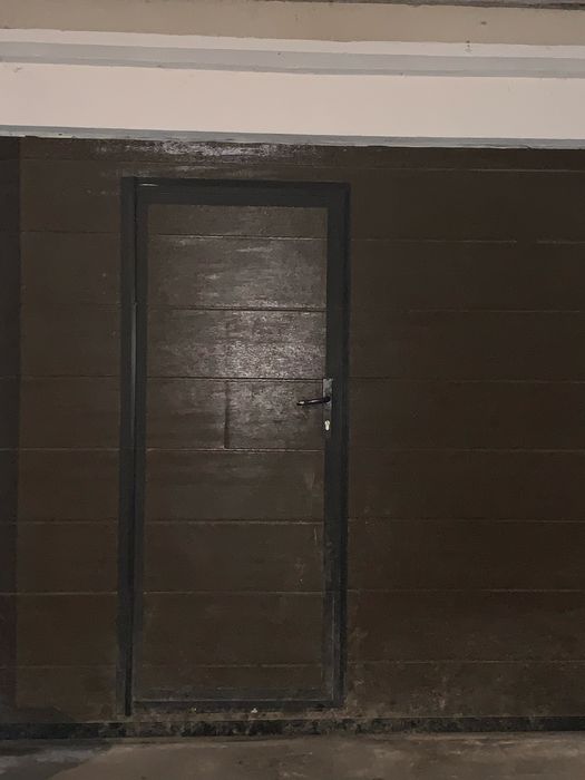 Vand usa de garaj in stare buna de functionare