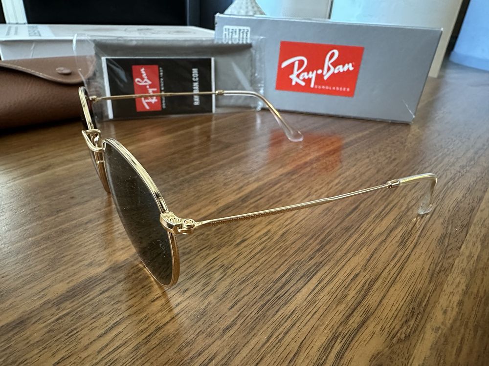 Чисто нови слънчеви очила Ray Ban - супер популярен унисекс модел
