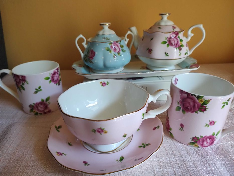 Royal Albert New Country Roses Pink - Чайник и сет за един