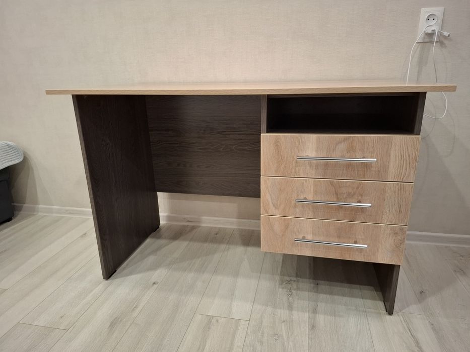 Стол компьютерный