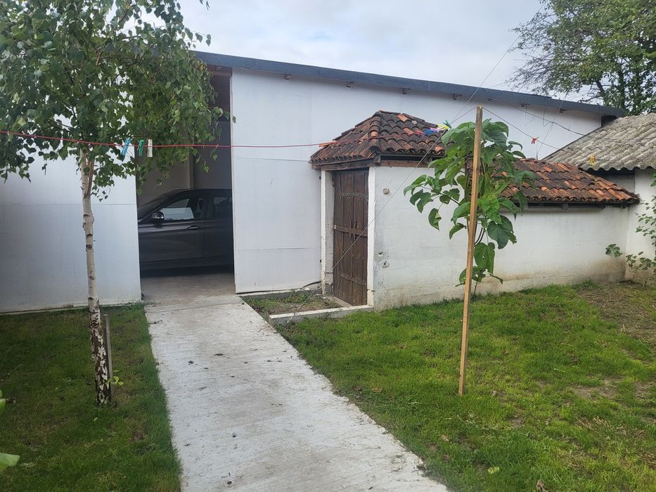 Casa cu mansarda.2200mp.pecineaga,aproape de mare