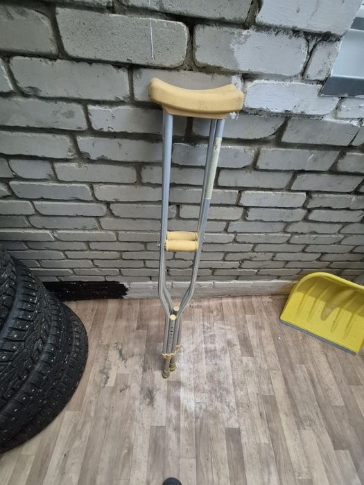 Продам костыли подмышечные