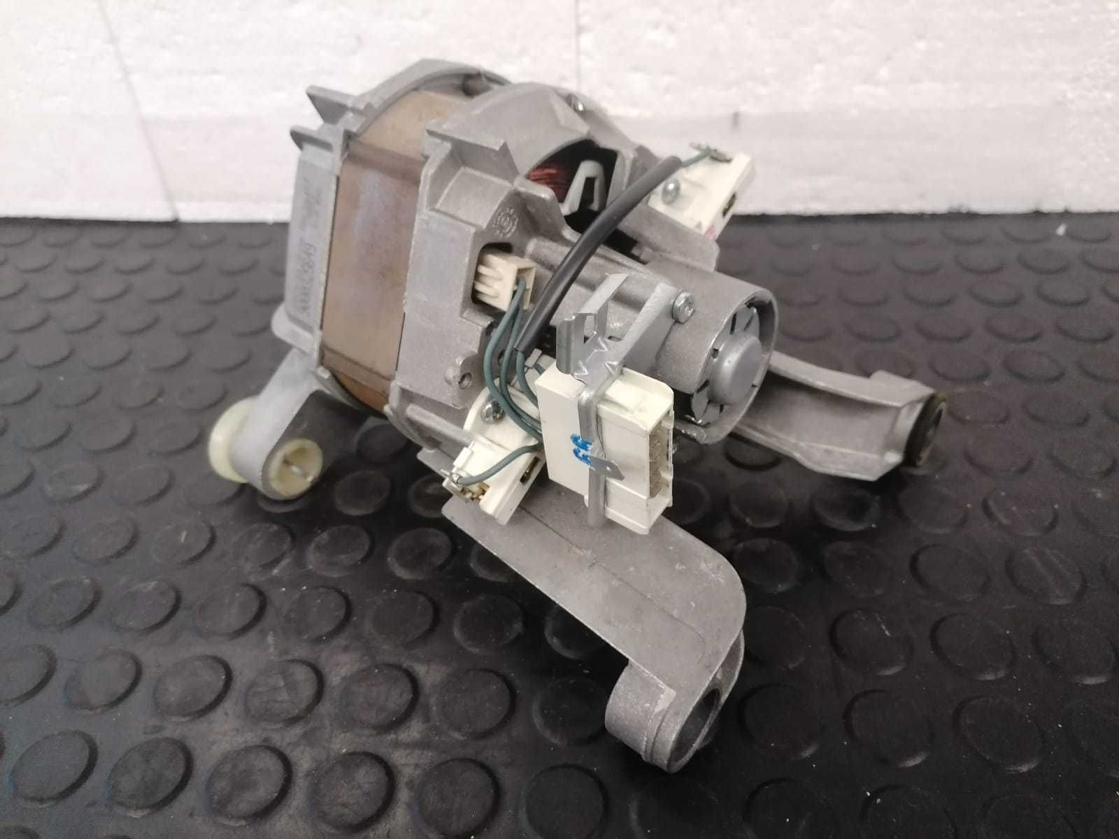 Motor 6 pini masina de spalat Bosch Serie 2 WAE20362BY / R2