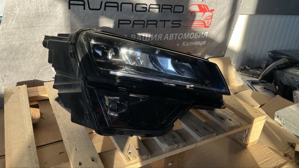 Фар Ляв и десен Skoda Karoq