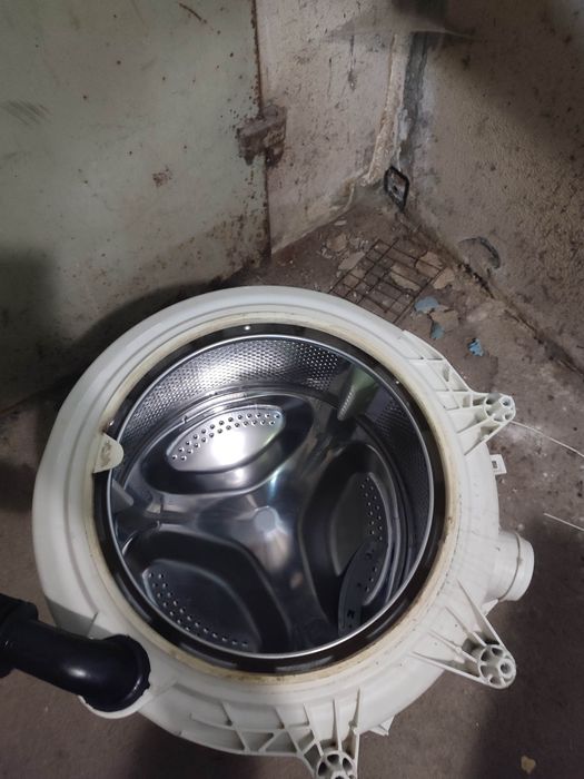 На части пералня Hotpoint Ariston