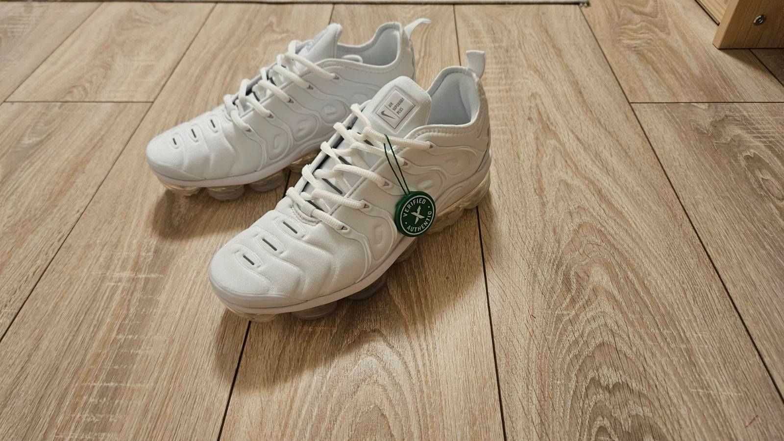 Маратонки Nike Air VaporMax Plus White