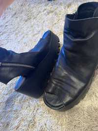 Черни сандали на платформа