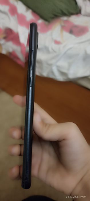 Срочно Продается Редми 9С 3/64 коробка есть в хорошем состояние