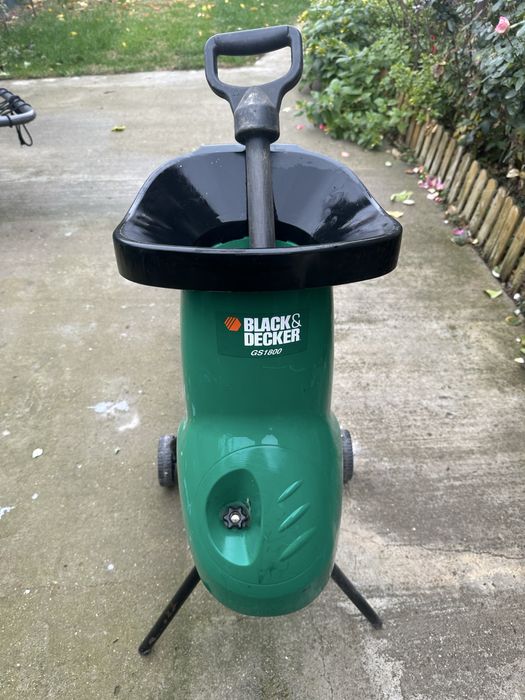 Tocator crengi Black&Decker