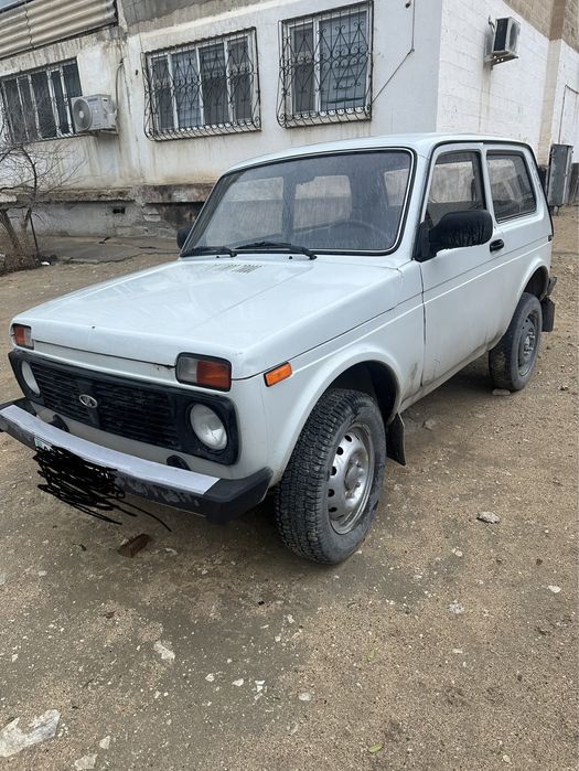 Продам внедорожник Lada 21214 Цена договорная один хозяин , звоните