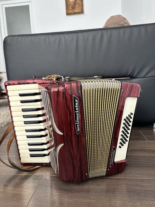 Acordeon nemtesc Weltmeister cu 32 de basi