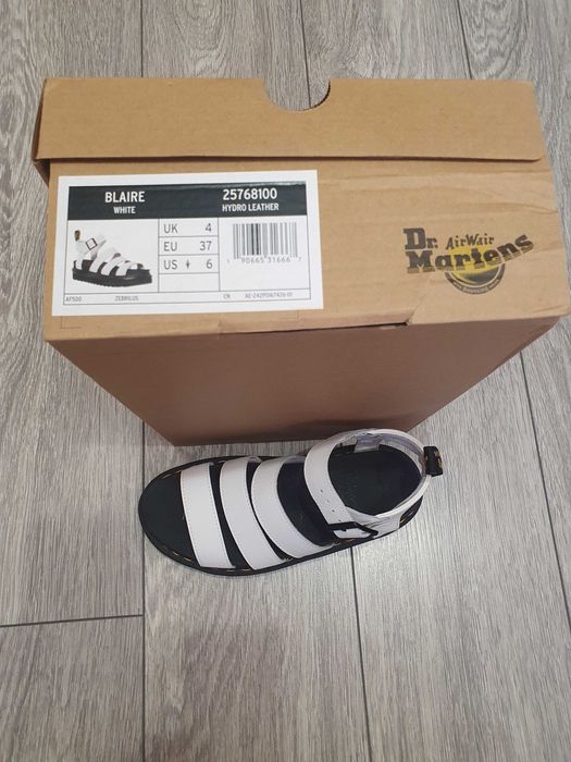 Sandale Dr. Martens