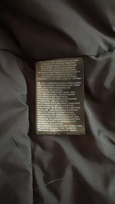 Vand geaca originala The Northface pentru adolescenti 13-14 ani