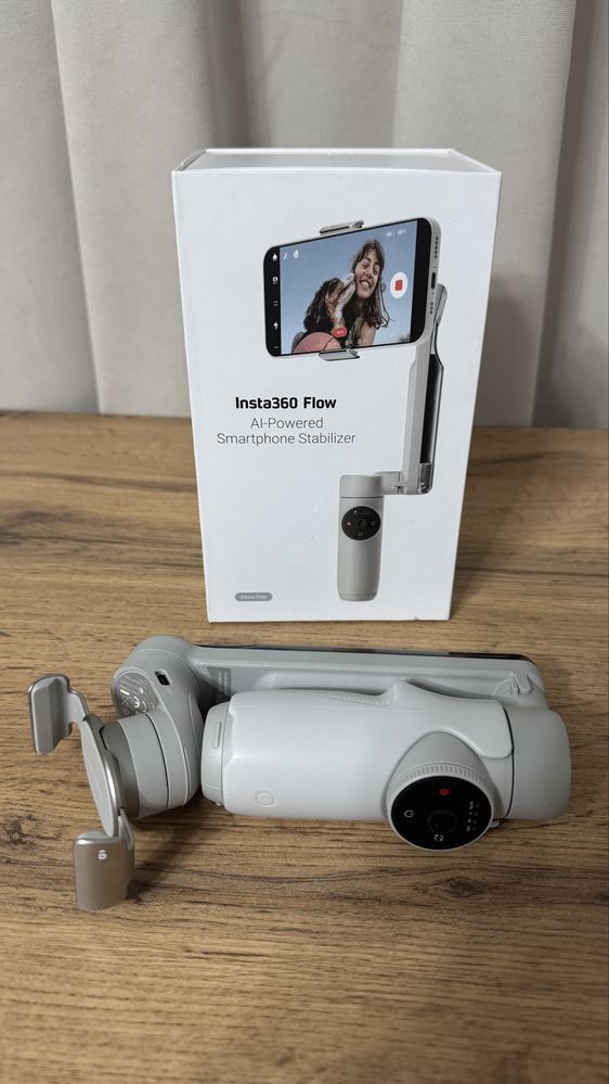 Стабилизатор Insta 360 flow