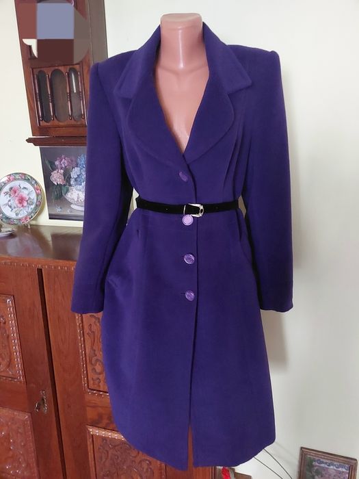 Palton mov nou, minunat, foarte elegant, stofa de lana